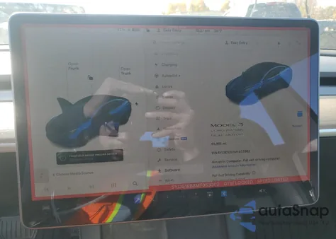 2021 Tesla Model 3 z USA, uszkodzony, nr VIN 5YJ3E1EB8MF853302